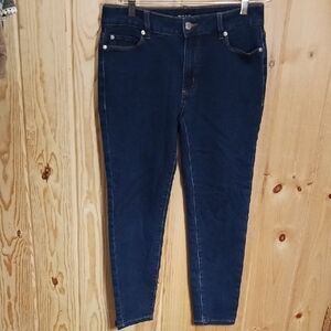 Tahari Kelly Classic Skinny Jeans 6/28